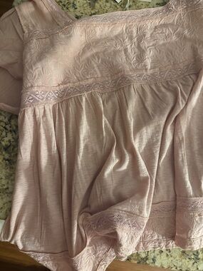 Women’s Lace-Trim Top in Blush Pink